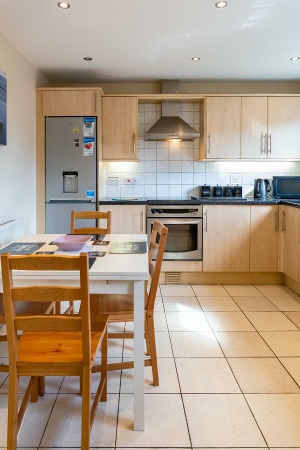 Newcastle City Centre Spacious Town House Free Parking And Wifi المظهر الخارجي الصورة